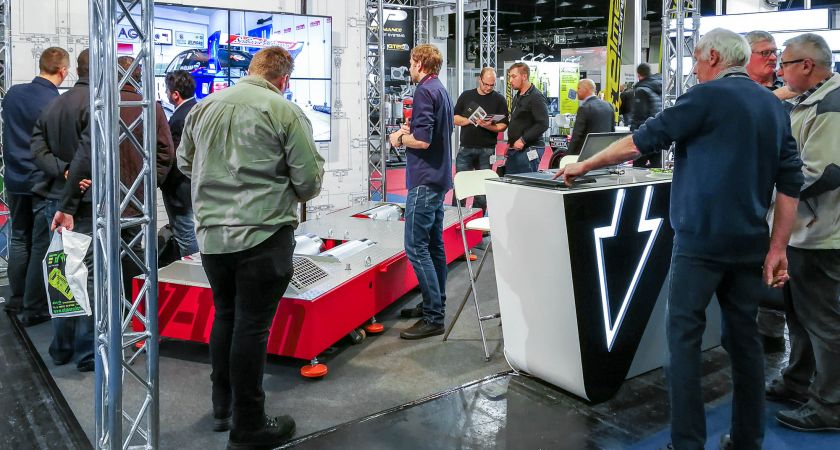 V-tech na Professional MotorSport World Expo 2017